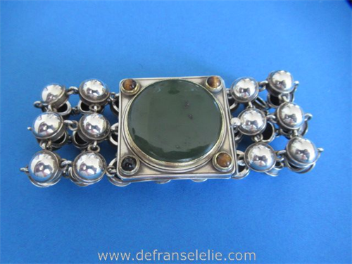 een vintage Duits sterling zilveren armband 