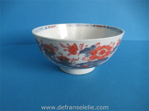 a Chinese imari porcelain bowl