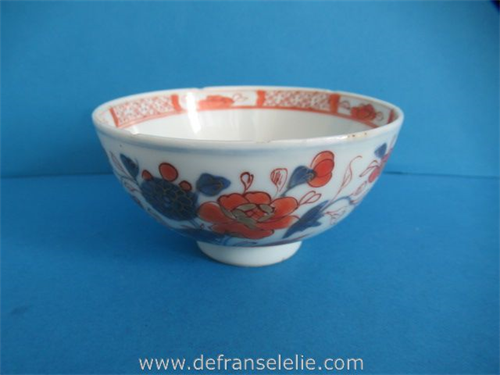 a Chinese imari porcelain bowl, 18th century